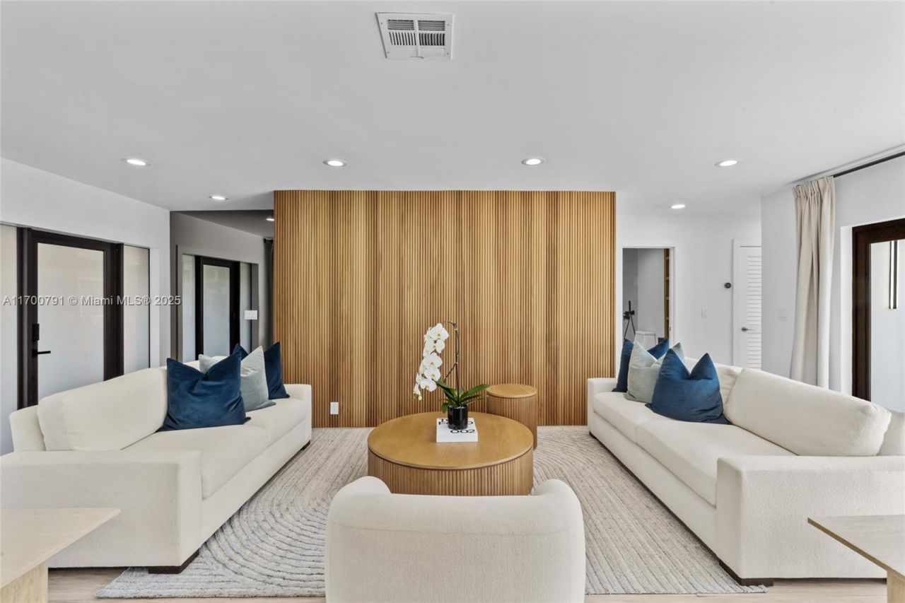 116 W 1st Ct, Miami Beach, FL 33139 Photo