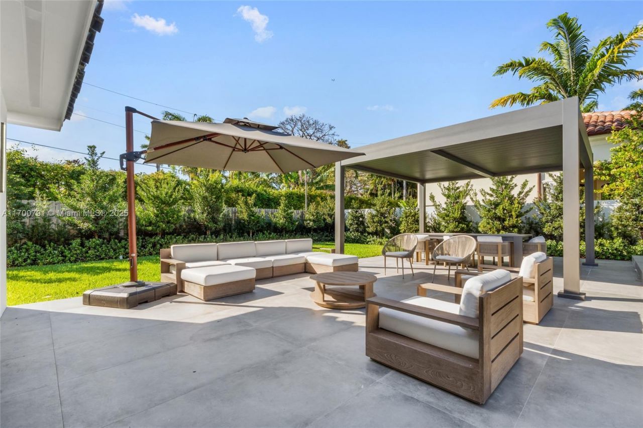 116 W 1st Ct, Miami Beach, FL 33139 Photo