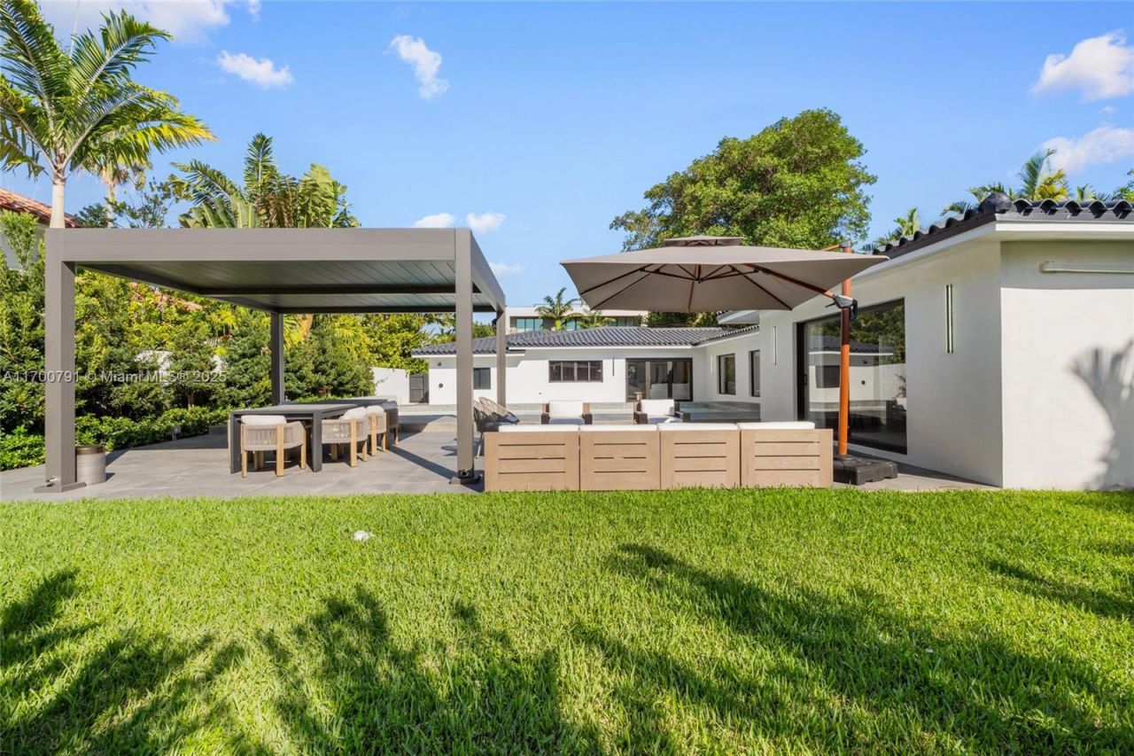 116 W 1st Ct, Miami Beach, FL 33139 Photo