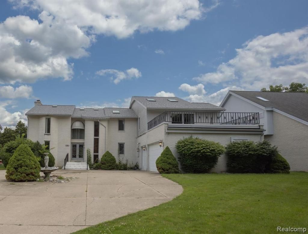5881 Naneva, West Bloomfield Township, MI 48322 Main Photo