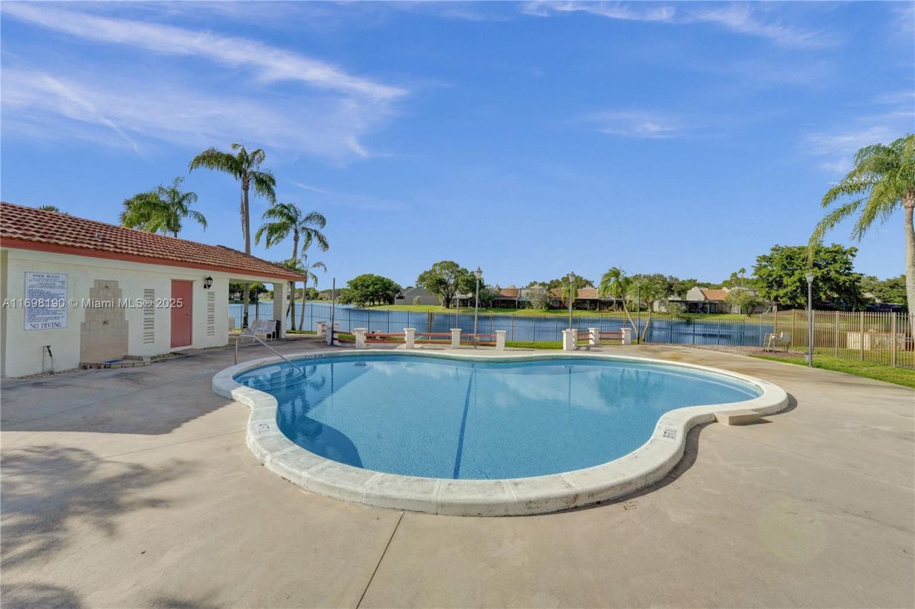 1104 N Hiatus Rd, Unit 1104, Pembroke Pines, FL 33026 Photo