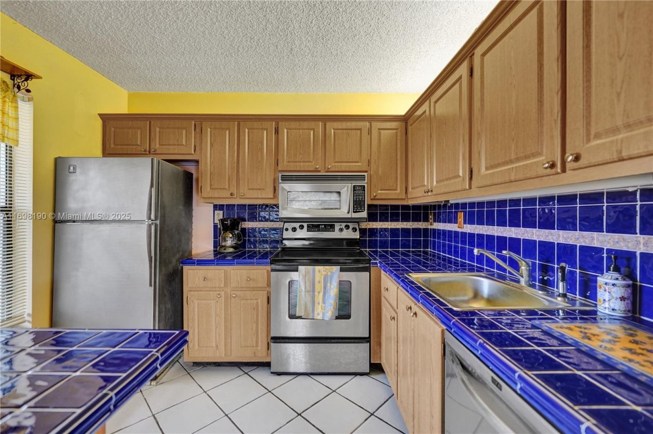 1104 N Hiatus Rd, Unit 1104, Pembroke Pines, FL 33026 Photo