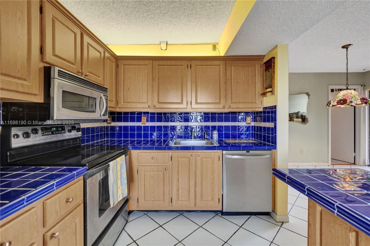 1104 N Hiatus Rd, Unit 1104, Pembroke Pines, FL 33026 Photo