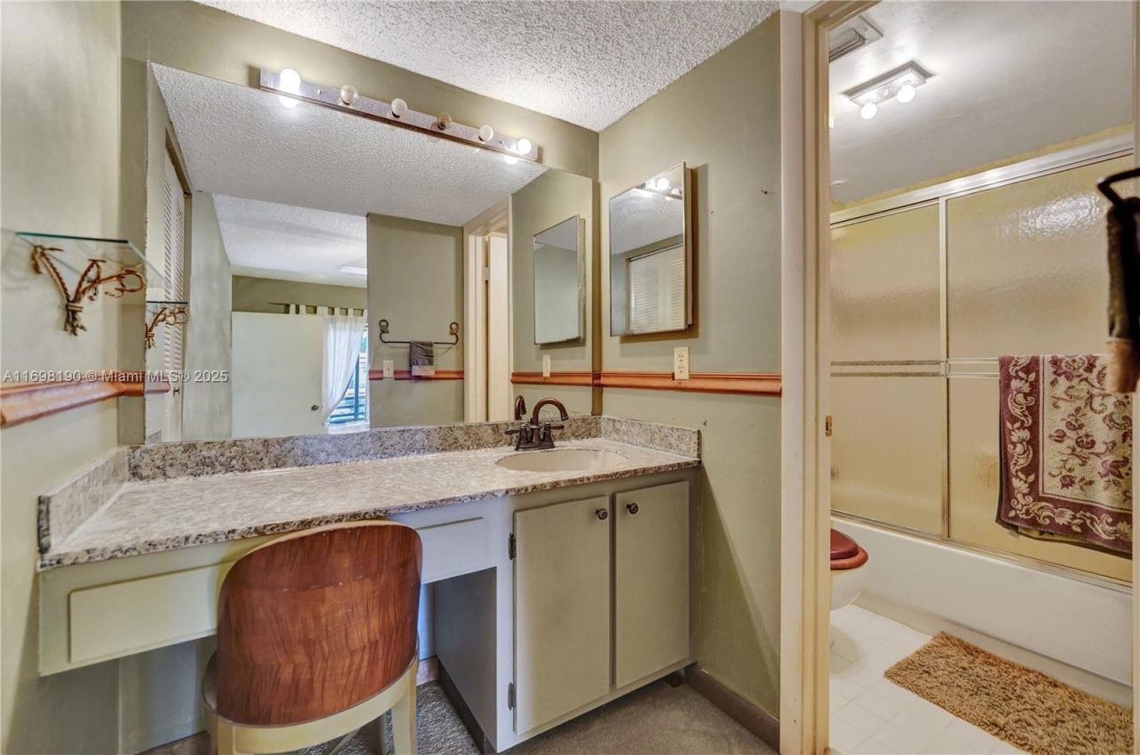 1104 N Hiatus Rd, Unit 1104, Pembroke Pines, FL 33026 Photo