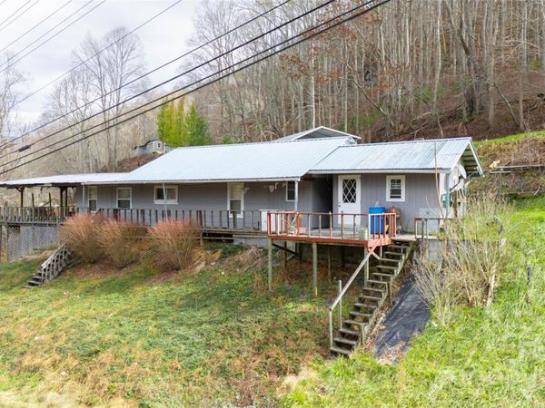 3059 NC 261 Highway, Bakersville, NC 28705