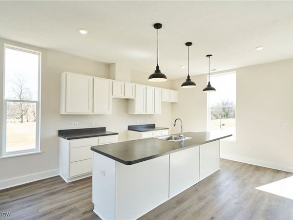 596 Mull Avenue, Unit 8, Akron, OH 44313