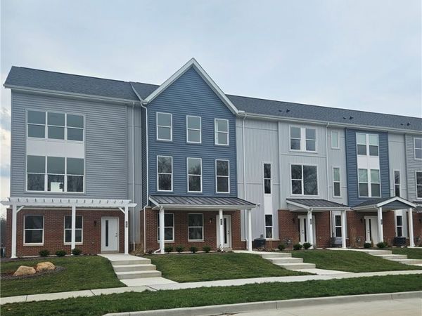 600 Mull Avenue, Unit 10, Akron, OH 44313