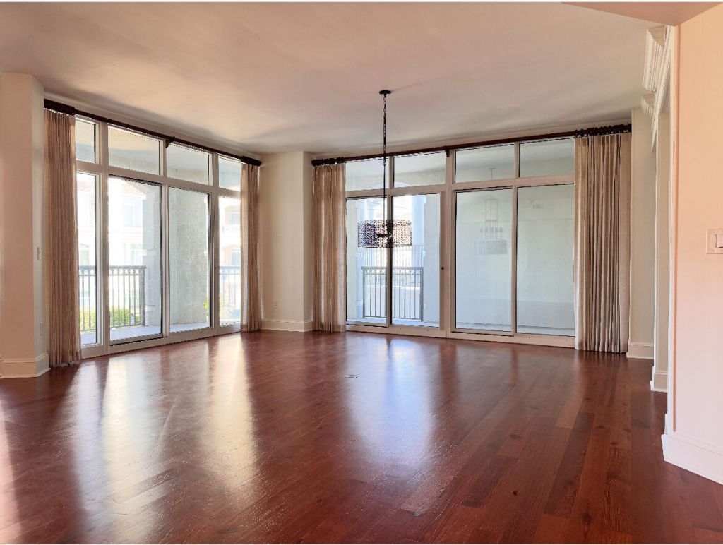 221 S Plaza Ct Photo 6