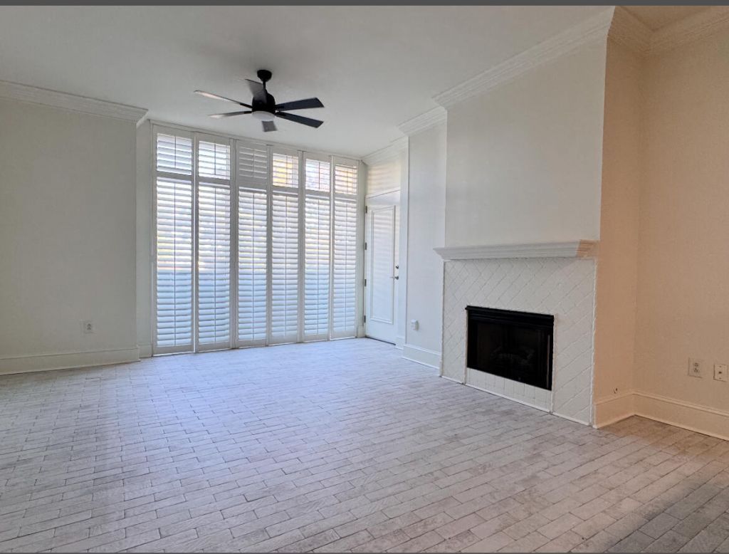 221 S Plaza Ct Photo 8