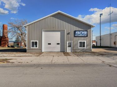 213 Broadway Avenue N, New Richland, MN 56072