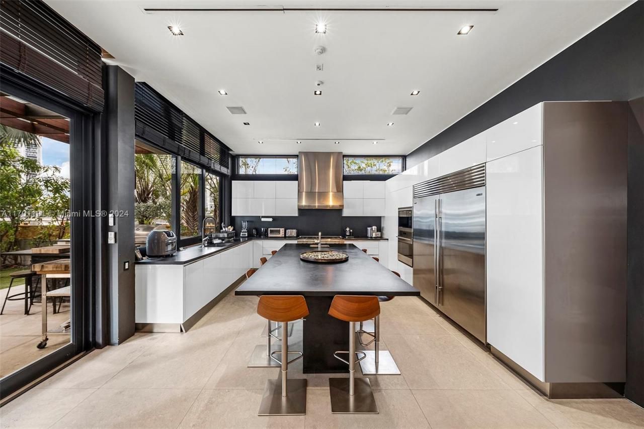 385 Centre Is, Golden Beach, FL 33160 Photo