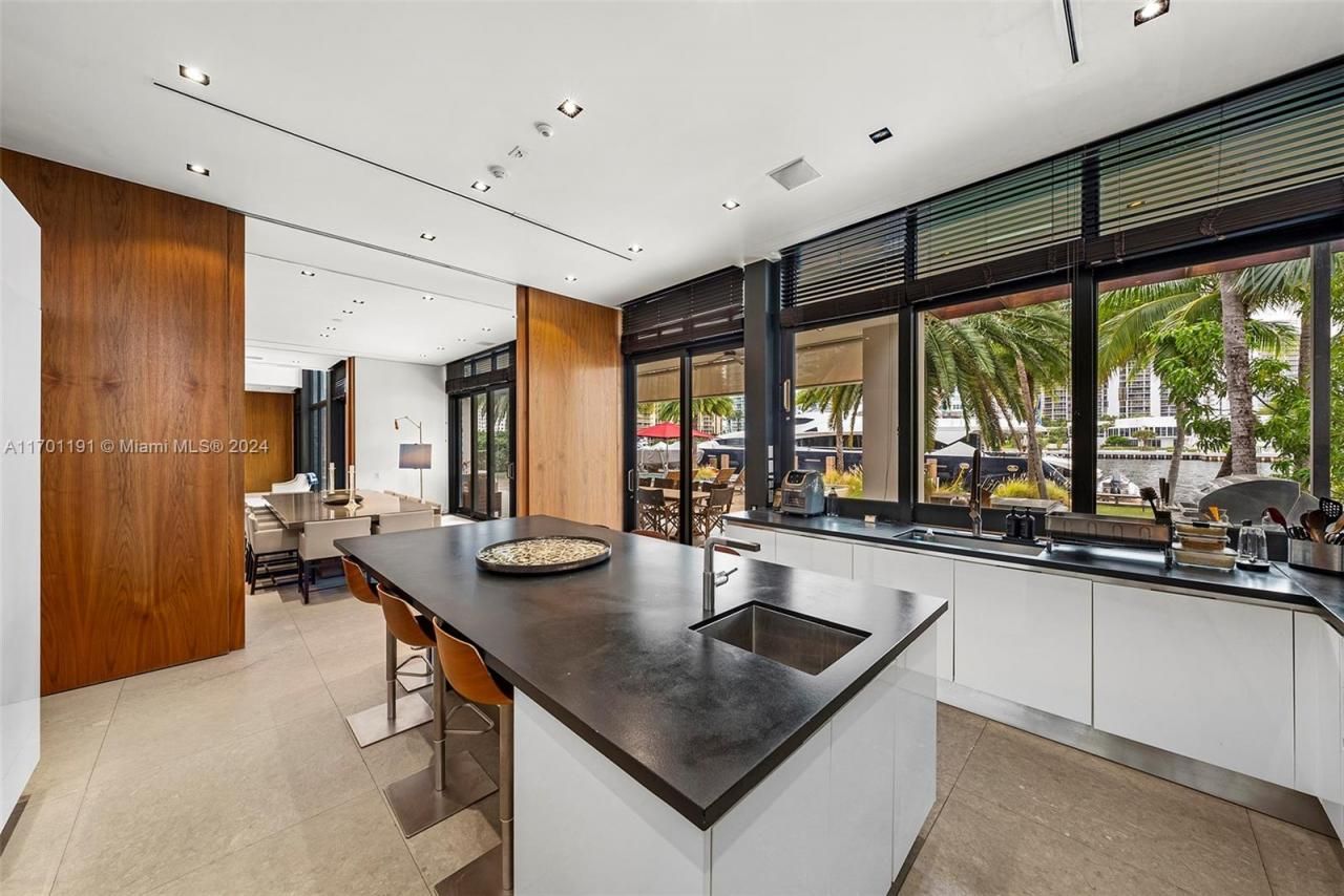 385 Centre Is, Golden Beach, FL 33160 Photo