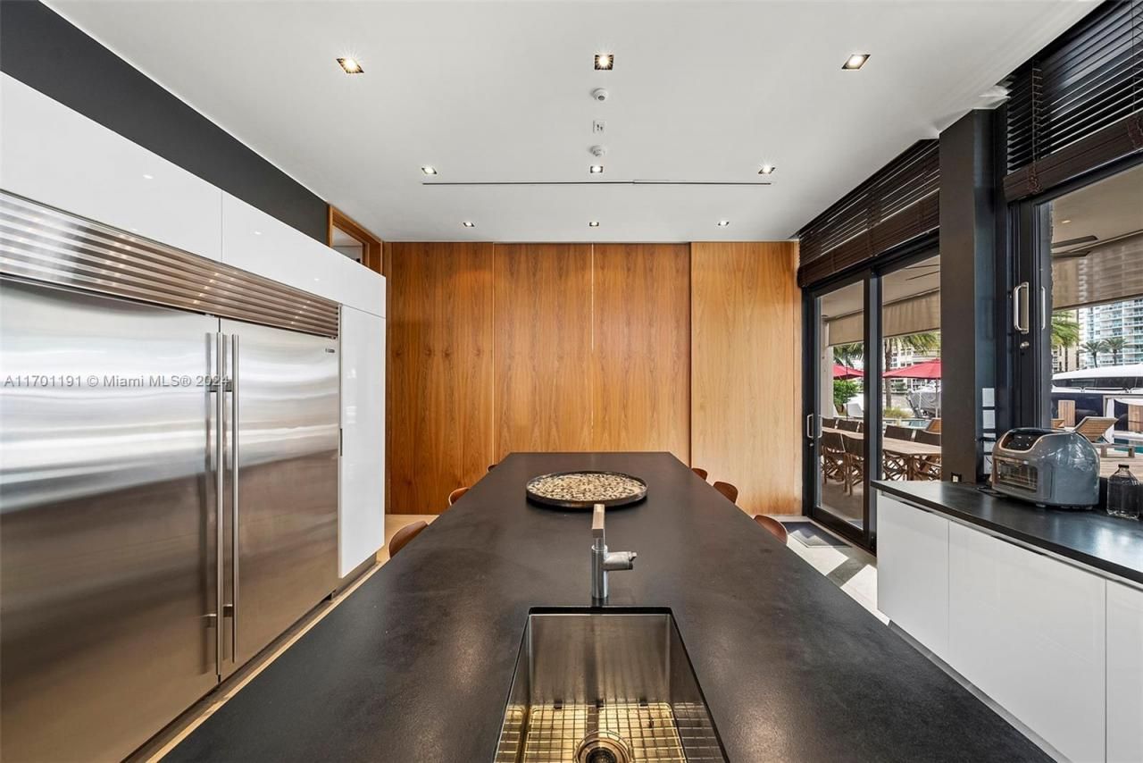 385 Centre Is, Golden Beach, FL 33160 Photo