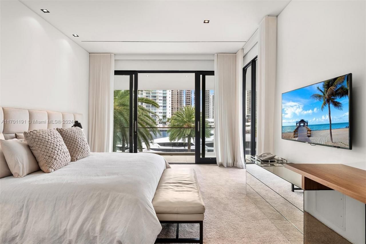 385 Centre Is, Golden Beach, FL 33160 Photo