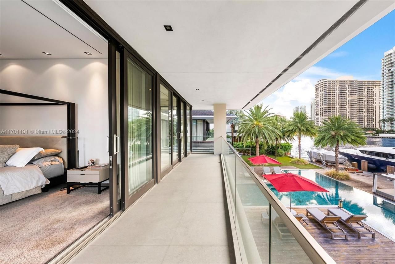 385 Centre Is, Golden Beach, FL 33160 Photo