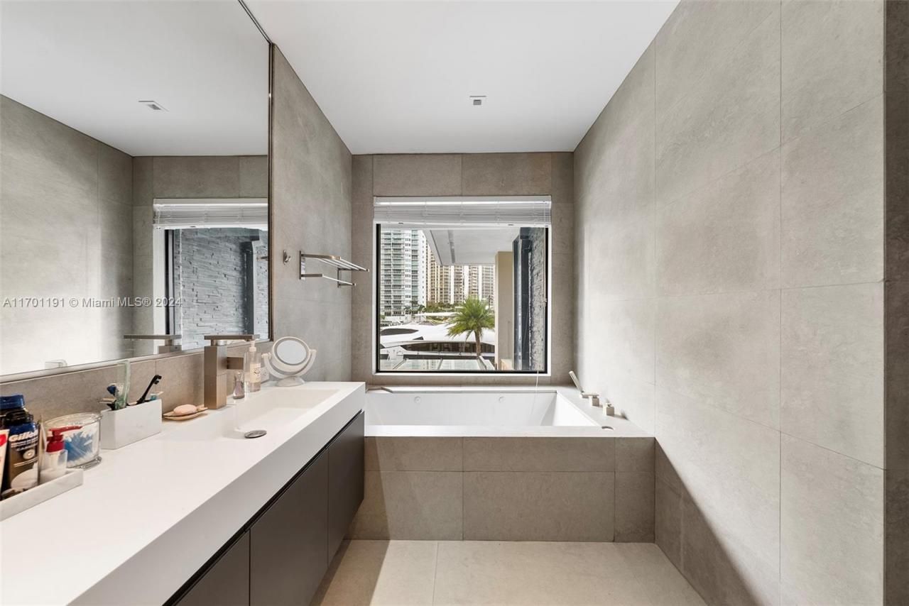 385 Centre Is, Golden Beach, FL 33160 Photo