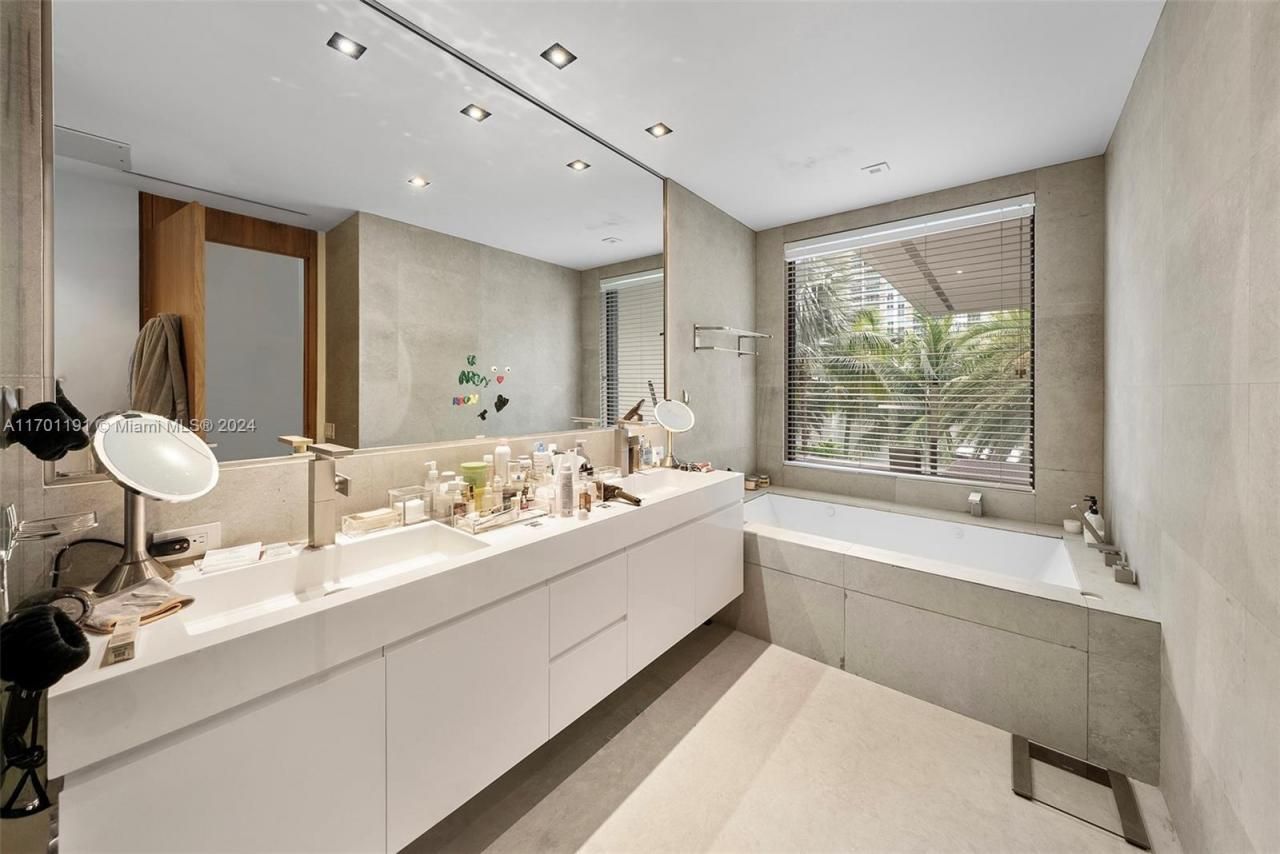 385 Centre Is, Golden Beach, FL 33160 Photo