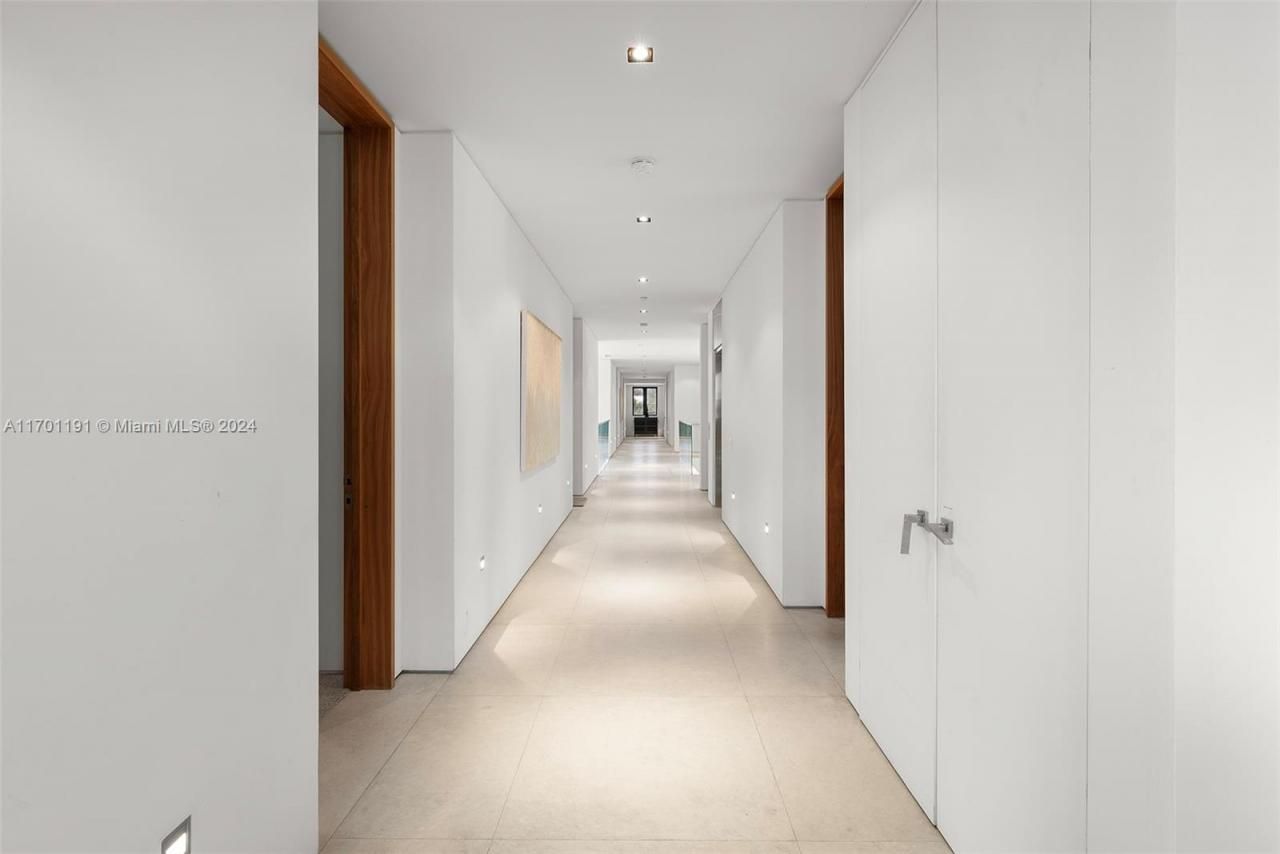 385 Centre Is, Golden Beach, FL 33160 Photo