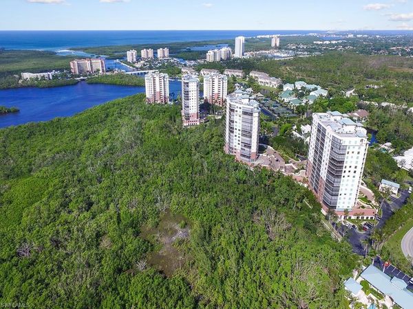 455 Cove Tower DR, Unit 903, NAPLES, FL 34110