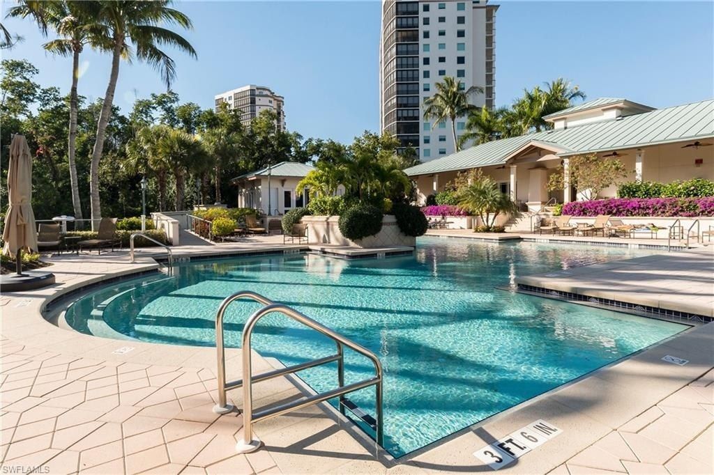 455 Cove Tower Dr, Unit 903, Naples, FL 34110 Photo