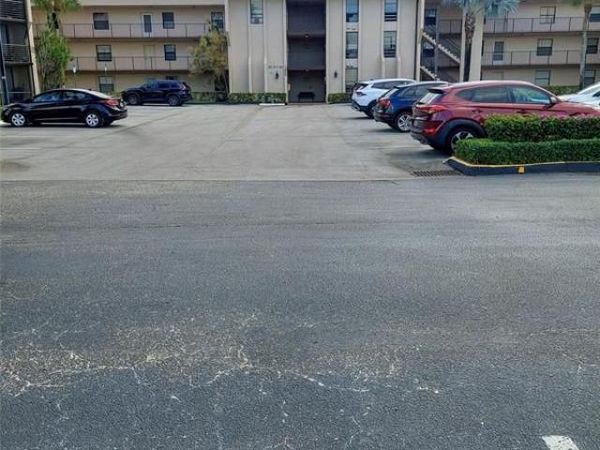 7950 W Mcnab Road, Unit 124, Tamarac, FL 33321