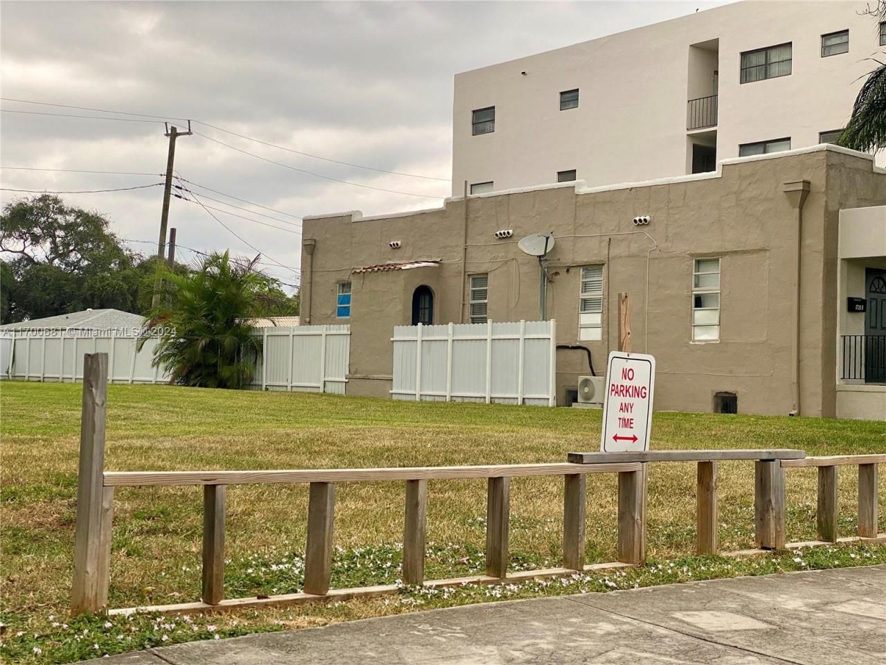 1741 Dewey St, Hollywood, FL 33020 Photo