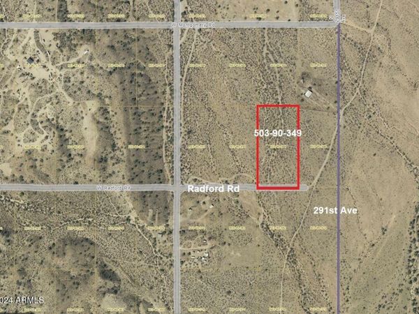 29150 W Radford Road, Unit 82, Unincorporated County, AZ 85361