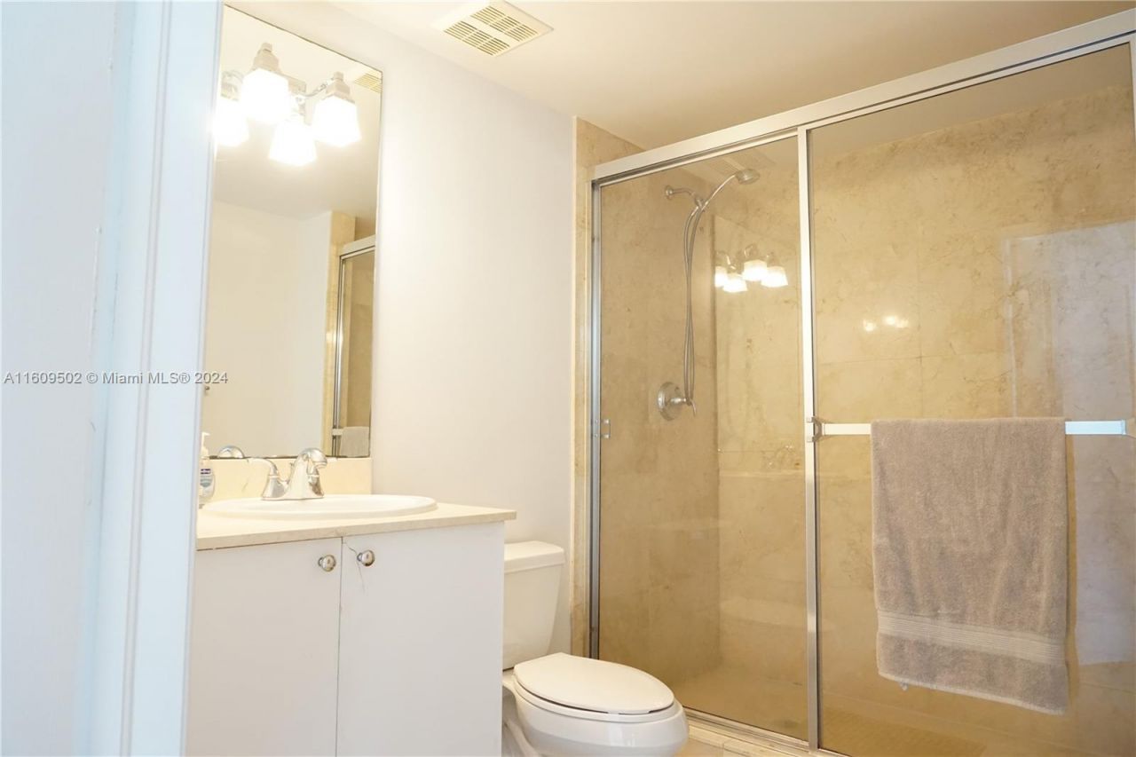 17555 Atlantic Blvd, Unit 606, Sunny Isles Beach, FL 33160 Photo