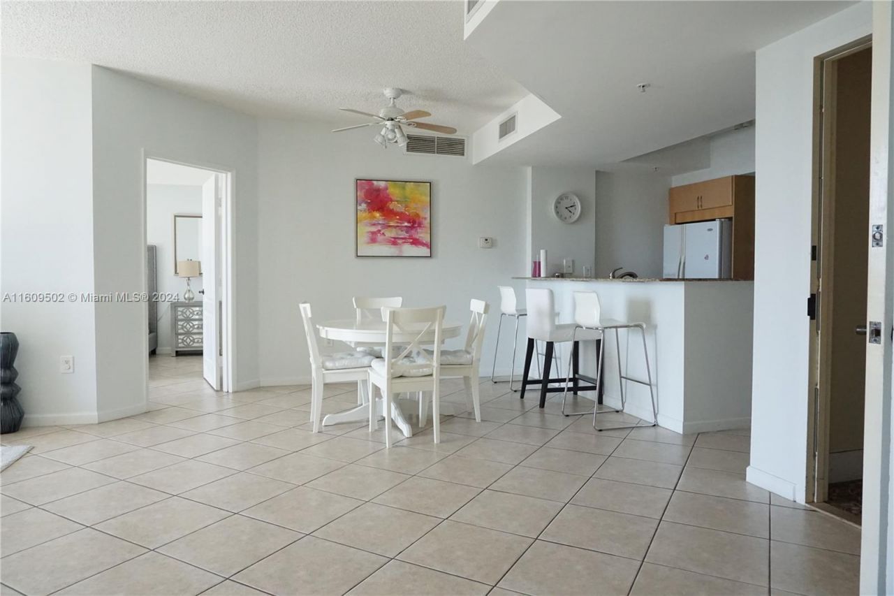 17555 Atlantic Blvd, Unit 606, Sunny Isles Beach, FL 33160 Photo
