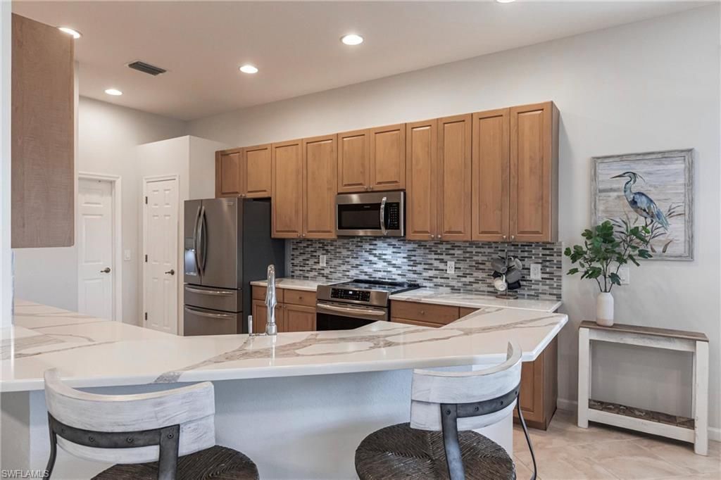 3920 Lakeview Isle Ct, Fort Myers, FL 33905 Photo