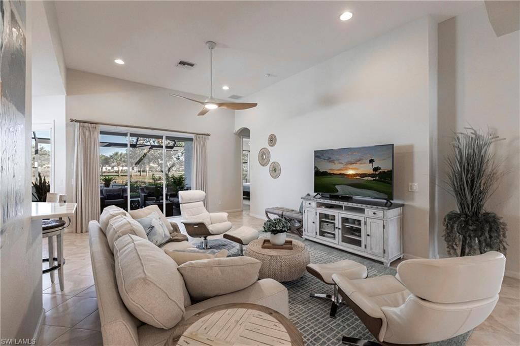 3920 Lakeview Isle Ct, Fort Myers, FL 33905 Photo