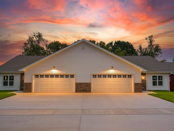 1062 Armida Court, Reedsburg, WI 53959