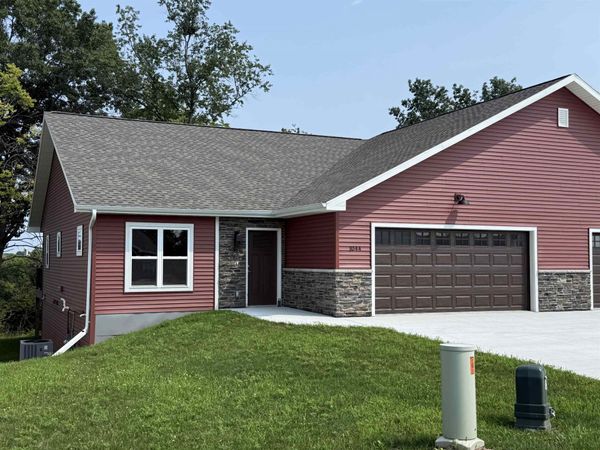 1044 Armida Court, Reedsburg, WI 53959