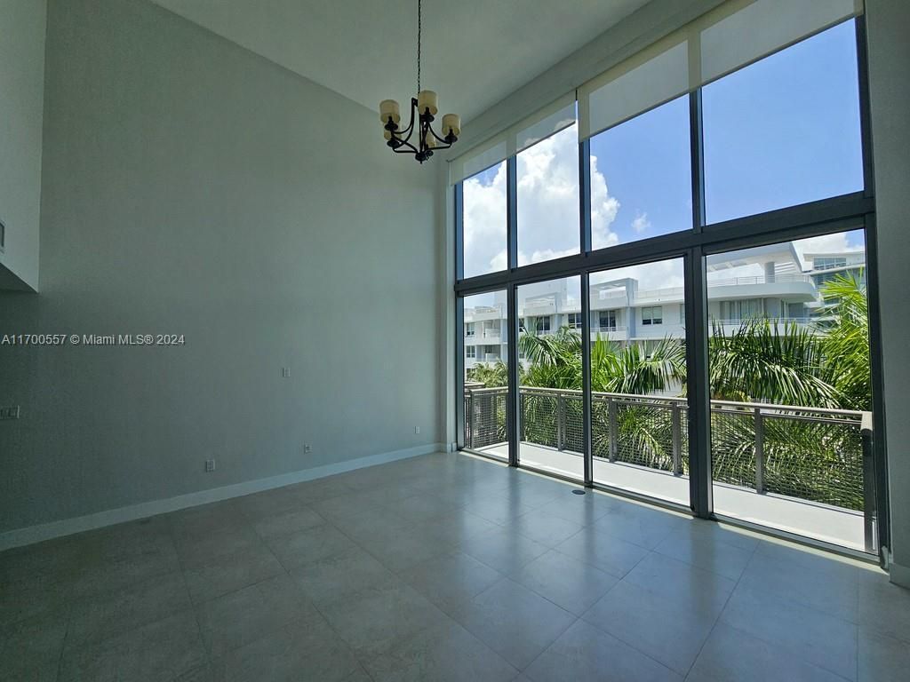 6000 Collins Ave, Unit 528, Miami Beach, FL 33140 Photo