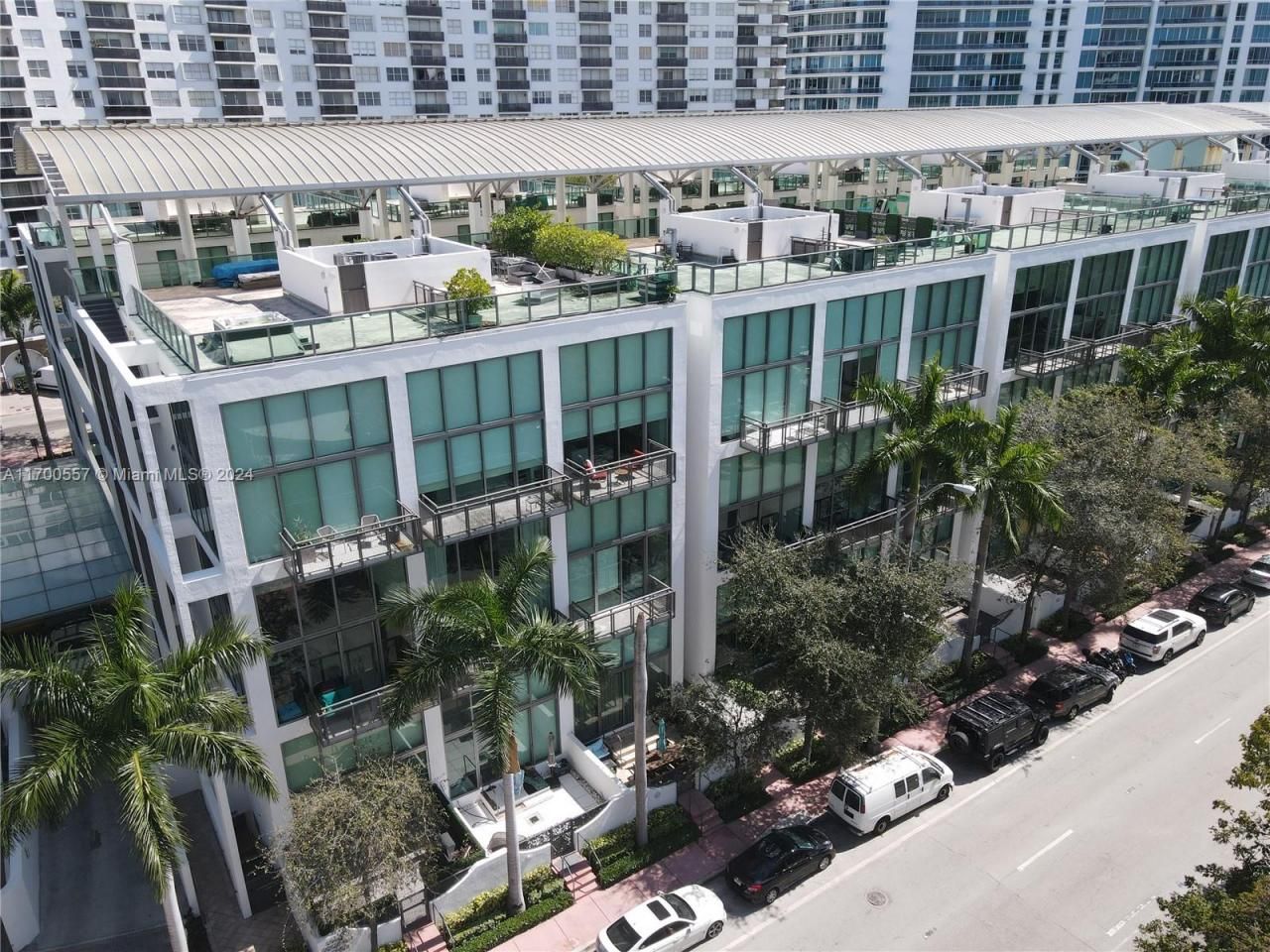 6000 Collins Ave, Unit 528, Miami Beach, FL 33140 Photo