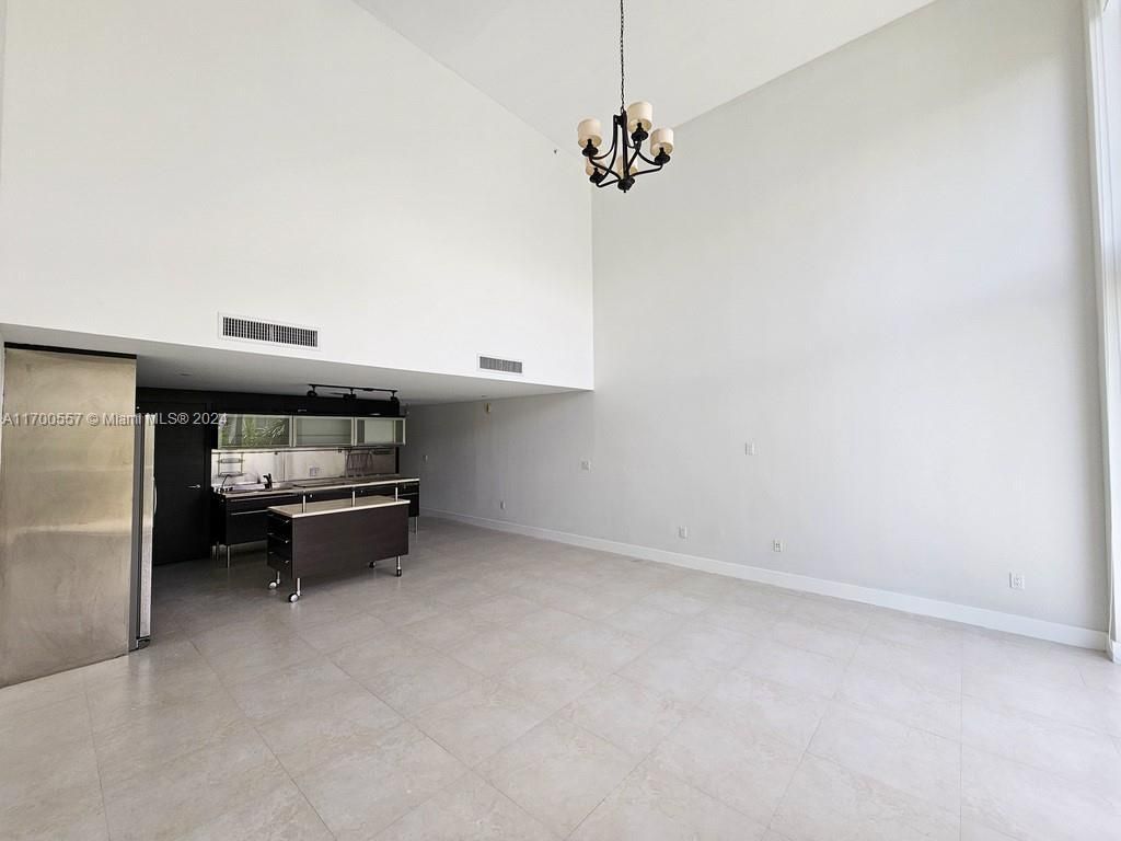 6000 Collins Ave, Unit 528, Miami Beach, FL 33140 Photo