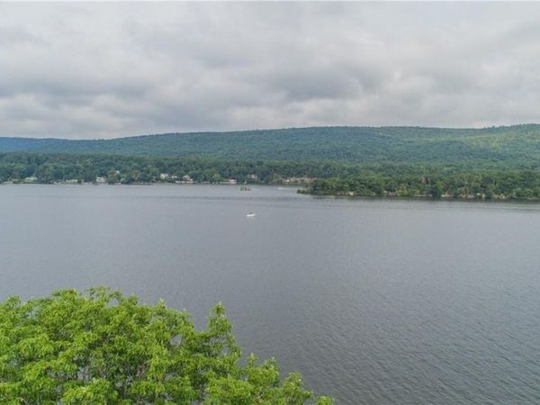 26 Cove Road, Greenwood Lake, NY 10925