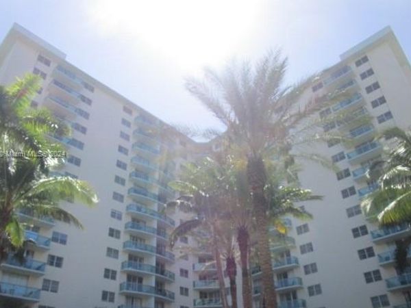 3801 S Ocean Dr, Unit 8U, Hollywood, FL 33019