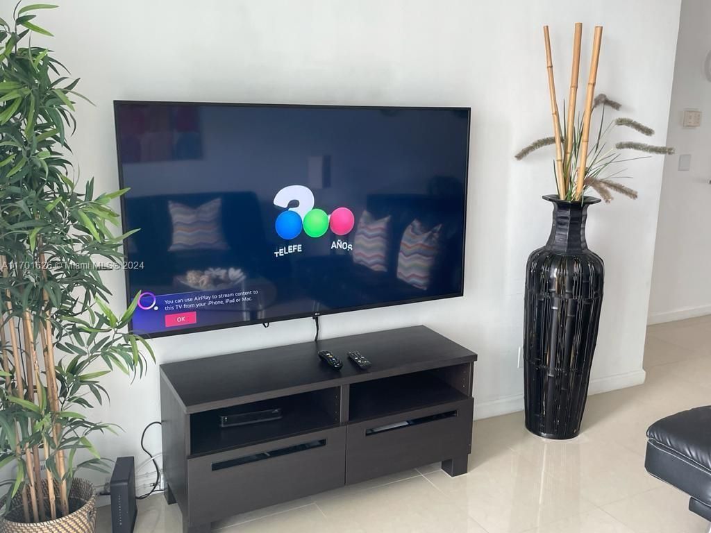 3801 S Ocean Dr, Unit 8U, Hollywood, FL 33019 Photo