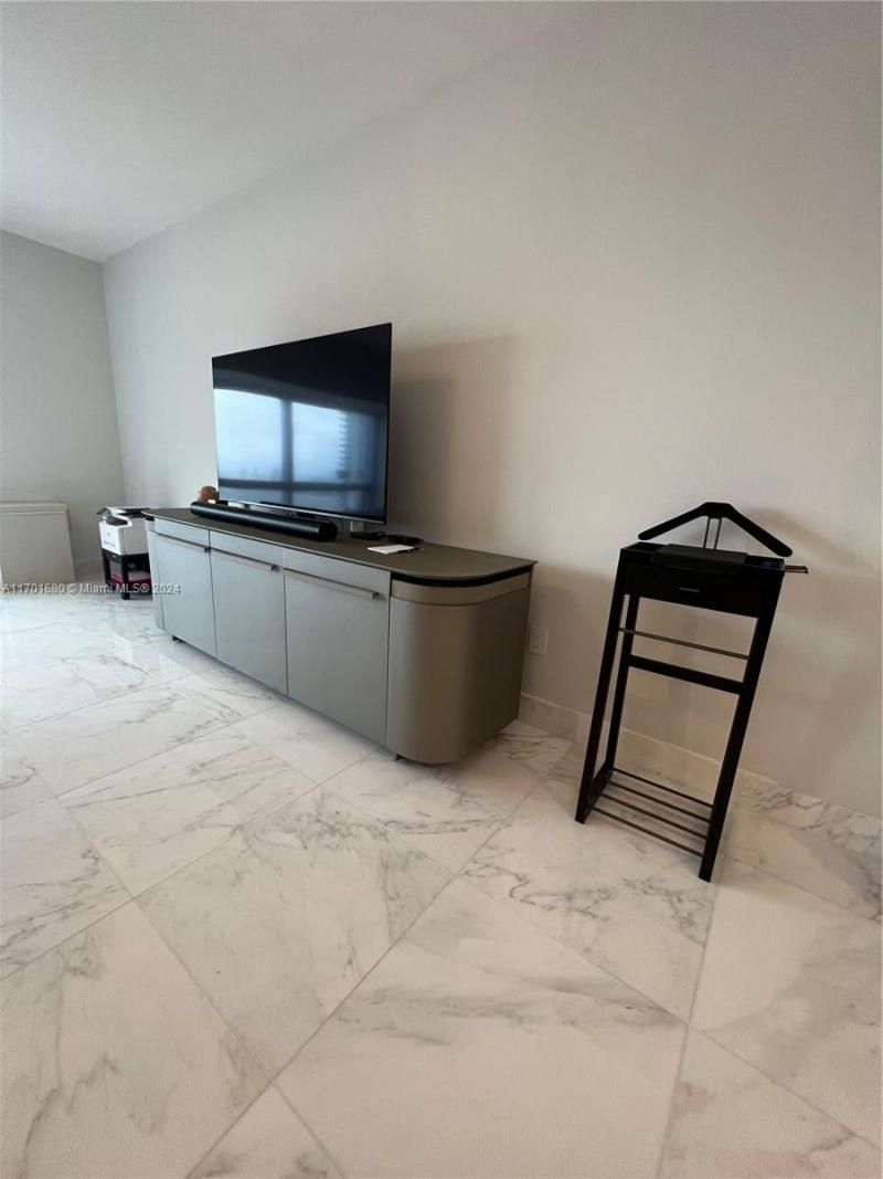 1435 Brickell Ave, Unit 3307, Miami, FL 33131 Photo