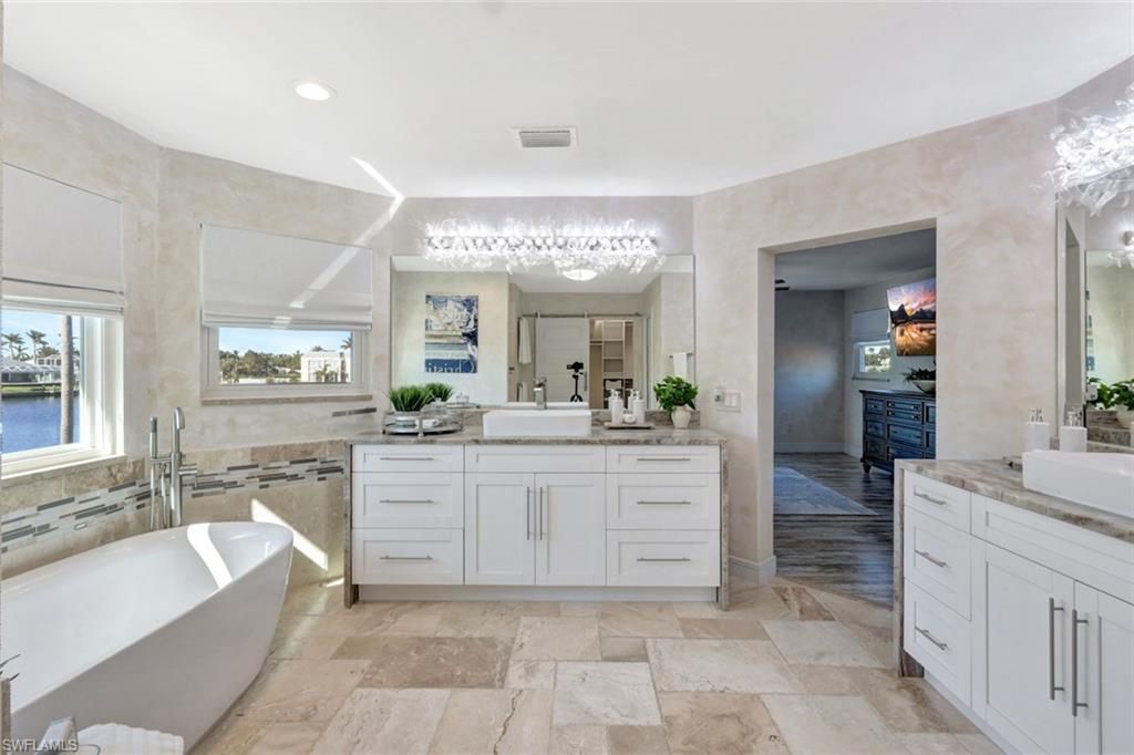 5211 Tamiami Ct, Cape Coral, FL 33904 Photo