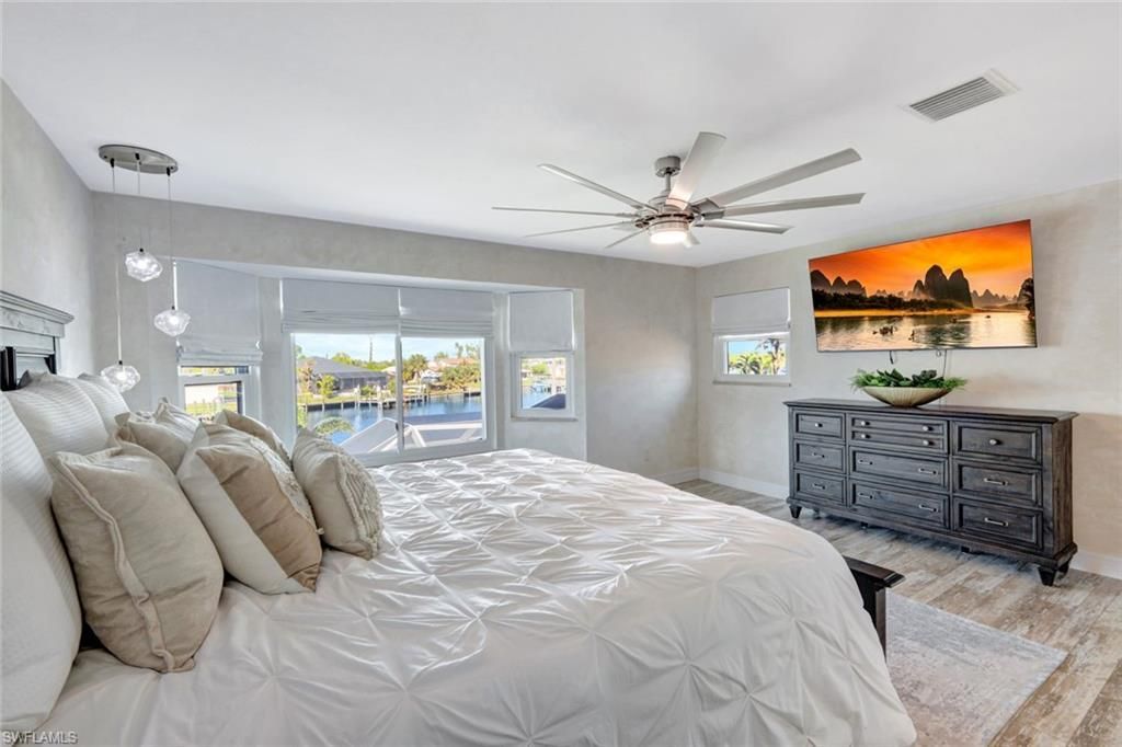 5211 Tamiami Ct, Cape Coral, FL 33904 Photo