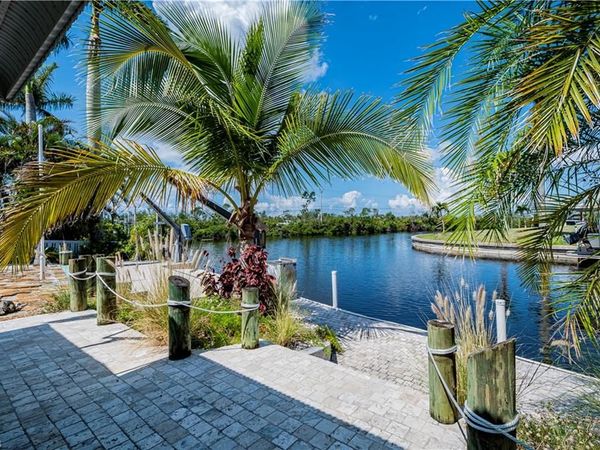 12101 Moon Shell DR, MATLACHA ISLES, FL 33991