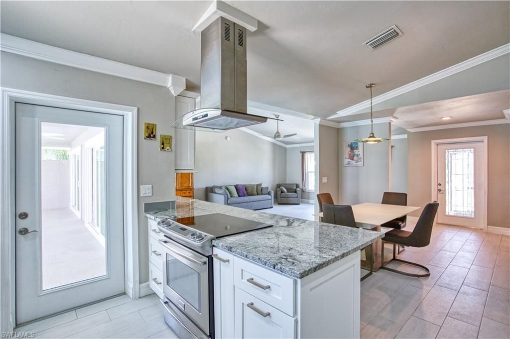 911 SW 3rd Ave, Cape Coral, FL 33991 Photo