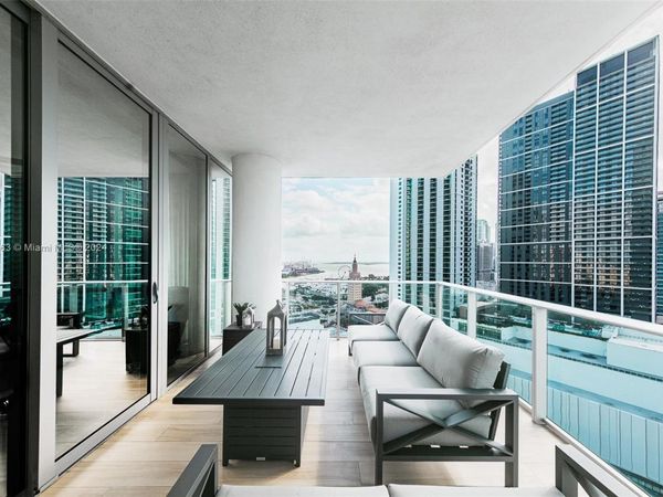 851 NE 1st Ave, Unit 2111, Miami, FL 33132