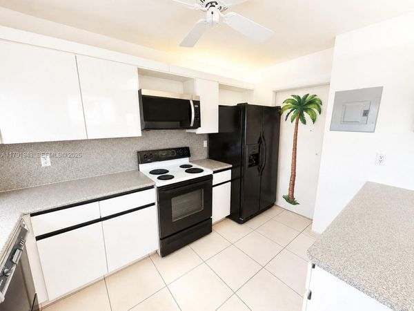 1825 S Ocean Dr, Unit 401, Hallandale Beach, FL 33009
