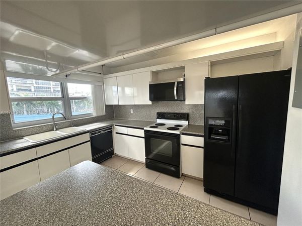 1825 S Ocean Dr, Unit 401, Hallandale Beach, FL 33009