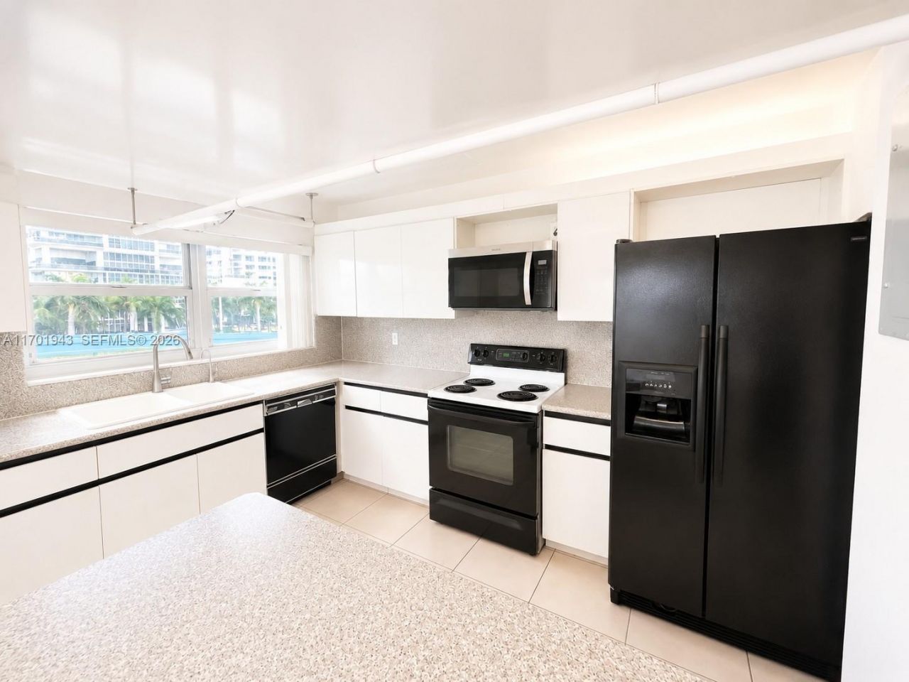 1825 S Ocean Dr, Unit 401, Hallandale Beach, FL 33009 Photo
