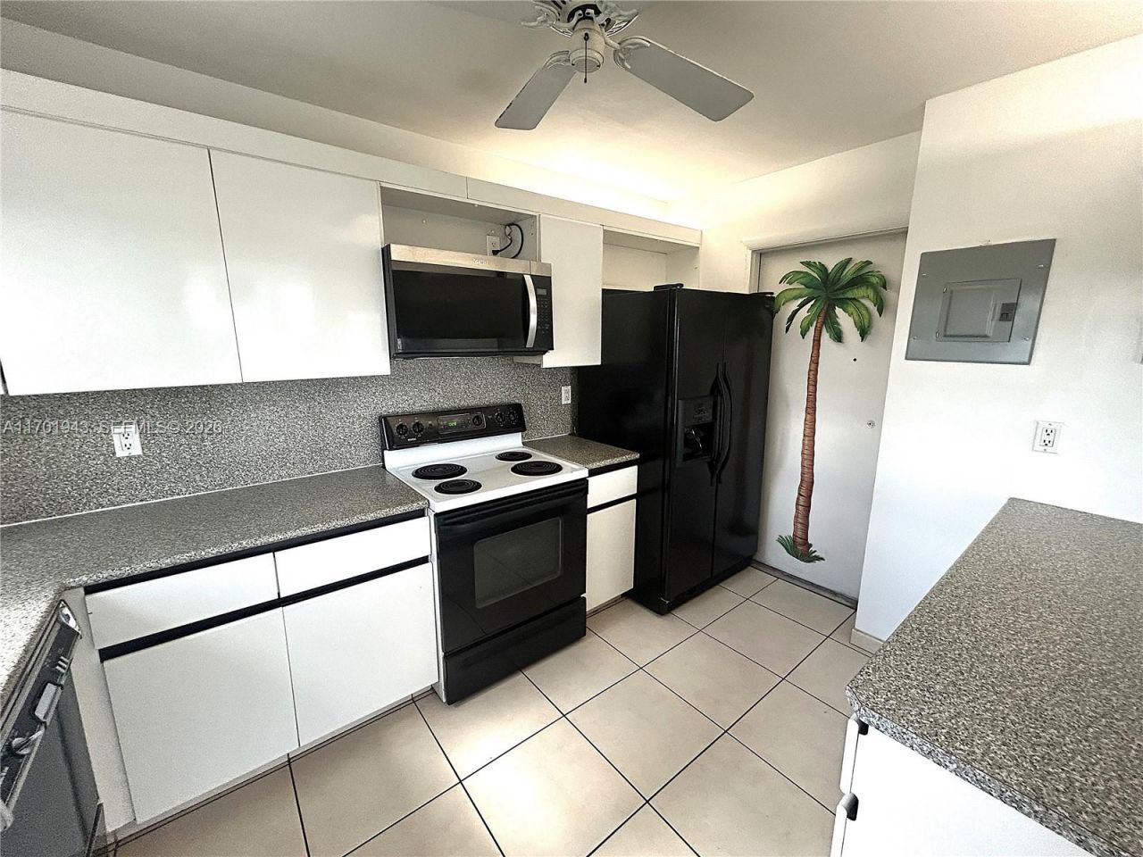 1825 S Ocean Dr, Unit 401, Hallandale Beach, FL 33009 Photo