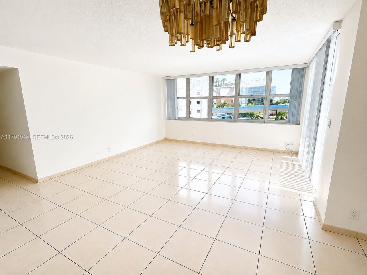 1825 S Ocean Dr, Unit 401, Hallandale Beach, FL 33009 Photo